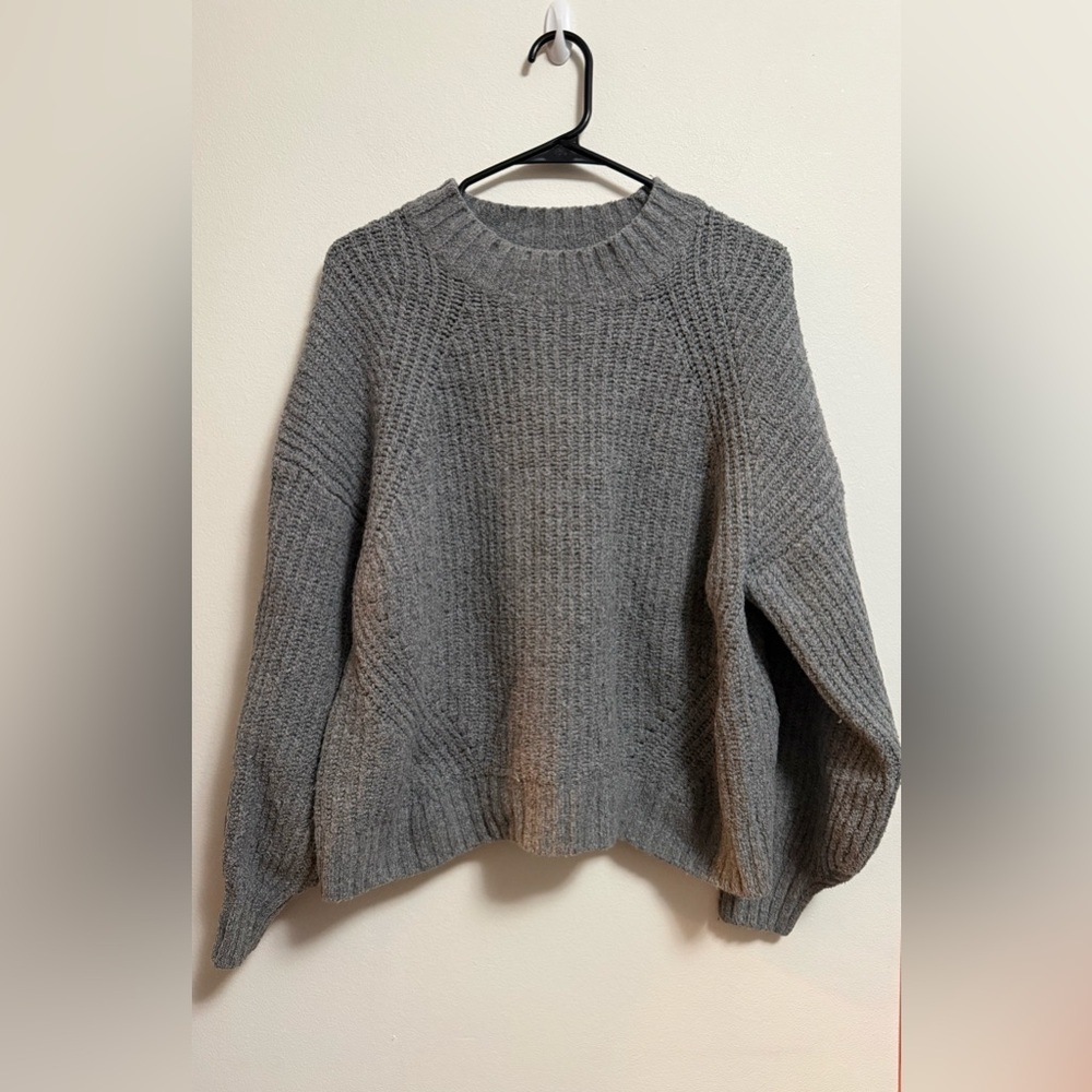 Old Navy Charcoal Women's Crew Neck Sweater‎